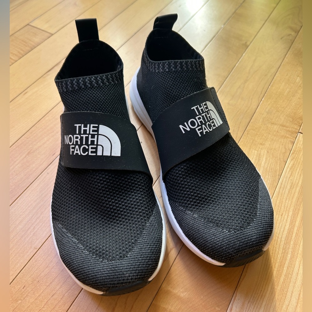 North Face: Knit Shoe - Women’s Size 8.5 (fit like an 8)